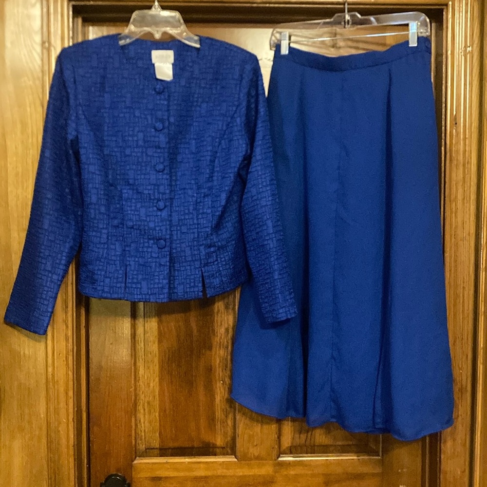 Size 8 Koret Royal Blue Textured Jacket and Skirt Set